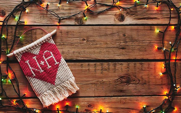 How to Decorate a Cozy Christmas Home